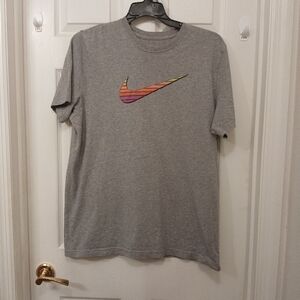 Nike The Athletic Dept T-Shirt Men's Size XL Gray Multicolored Swoosh
